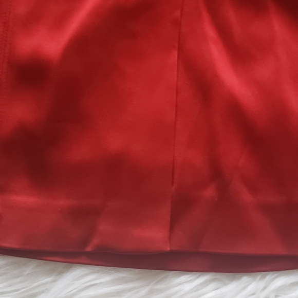 Tristan classy and structured red cocktail dress - Picture 10 of 12